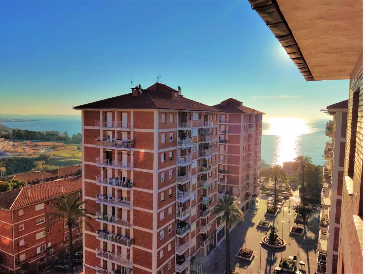 Helena Seaview & Beach-Apartment モンガット エクステリア 写真